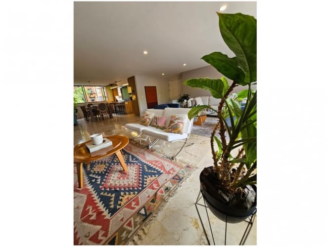 Apartamento de 3 alcobas en venta en El Poblado, Medellín, 189 m² · foto 3 de 10