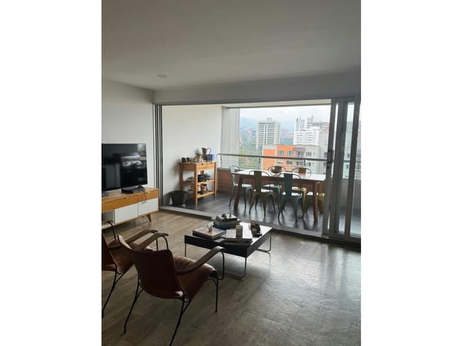 Apartamento de 3 alcobas en venta en El Poblado, Medellín, 138 m² · foto 2 de 9