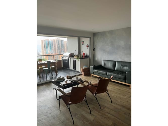 Apartamento de 3 alcobas en venta en El Poblado, Medellín, 138 m² · foto 3 de 9