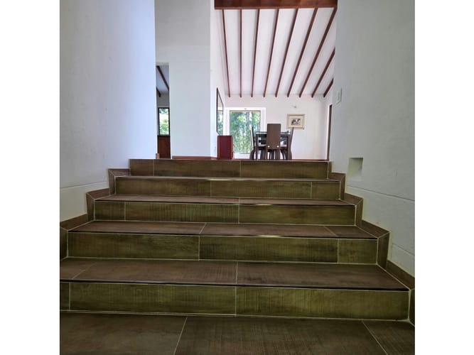 Casa de 6 alcobas en venta en Escobero, Envigado, 478 m² · foto 3 de 14