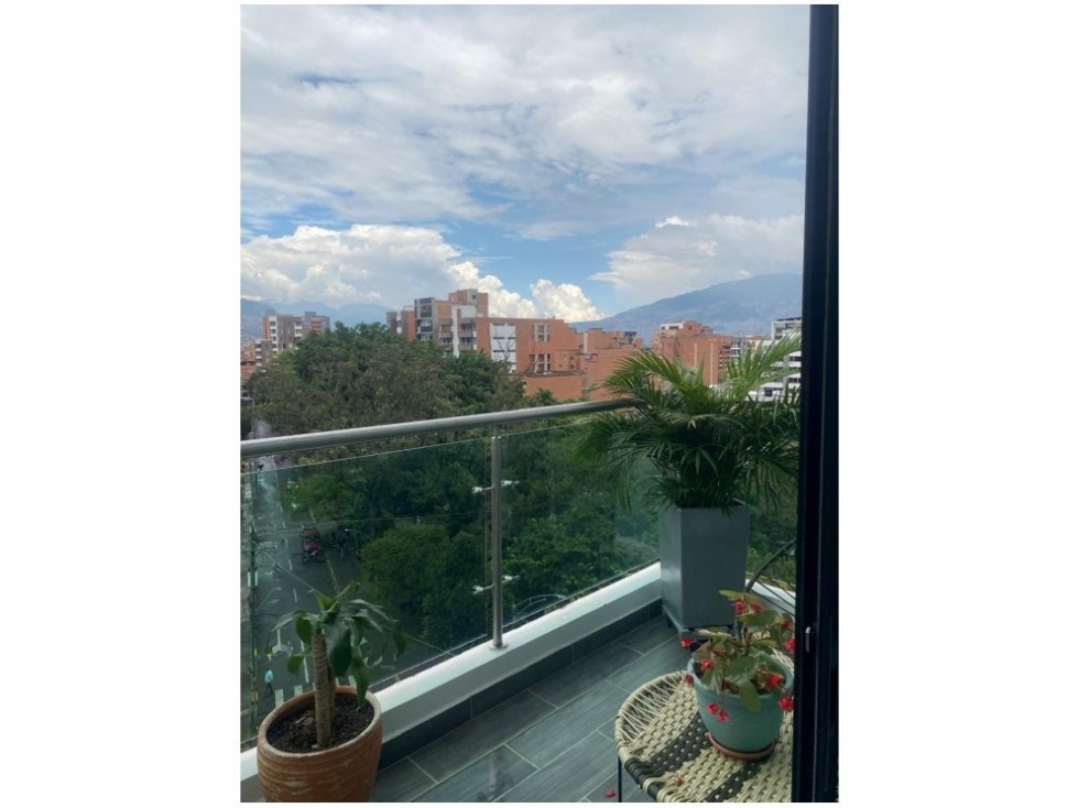 Apartamento en venta en La Castellana, Medellín · foto 3 de 24