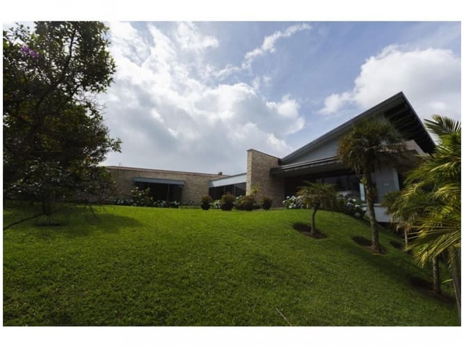 Casa de 4 alcobas en venta en Las Palmas, Envigado, 1032 m² · foto 6 de 24