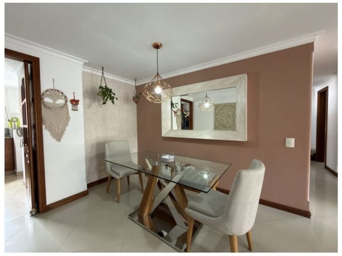 Apartamento de 4 alcobas en venta en Laureles, Medellín, 100 m² · foto 2 de 24