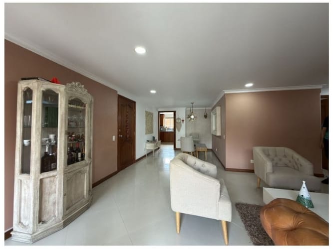 Apartamento de 4 alcobas en venta en Laureles, Medellín, 100 m² · foto 3 de 24