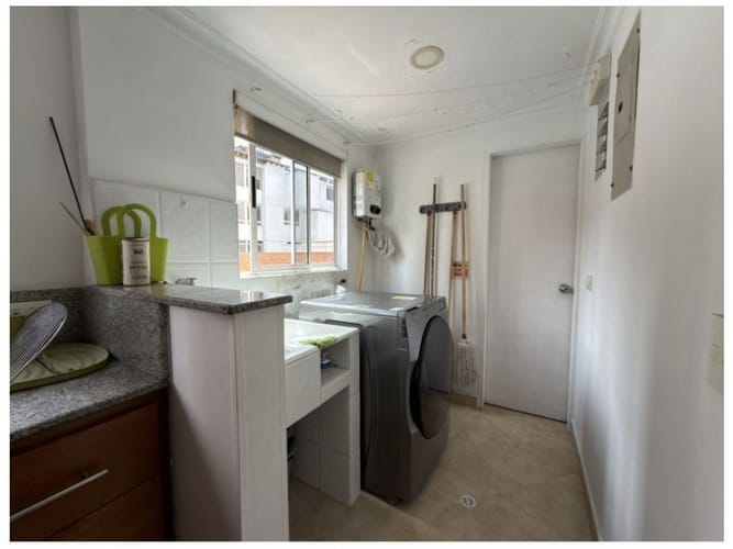 Apartamento de 4 alcobas en venta en Laureles, Medellín, 100 m² · foto 8 de 24