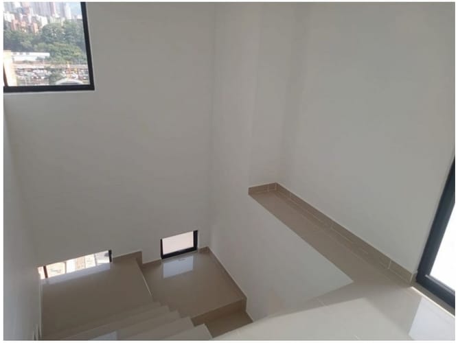 Apartamento de 2 alcobas en venta en Sabaneta Real, Sabaneta, 126 m² · foto 3 de 11