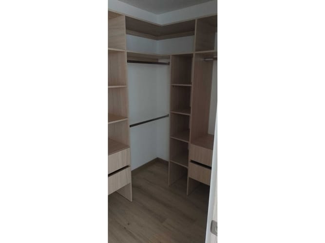 Apartamento de 2 alcobas en venta en Cristo Rey, Medellín, 82 m² · foto 4 de 6