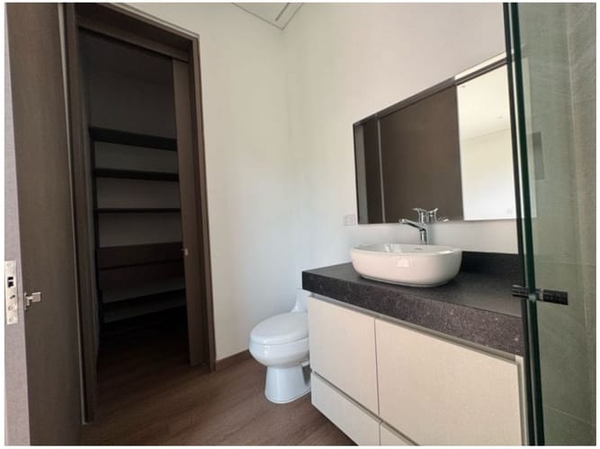 Casa de 3 alcobas en venta en Los Salados, Medellín, 374 m² · foto 13 de 14