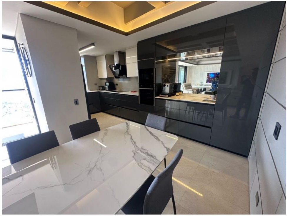 Apartamento en venta en Loma De Las Brujas, Envigado · foto 3 de 24