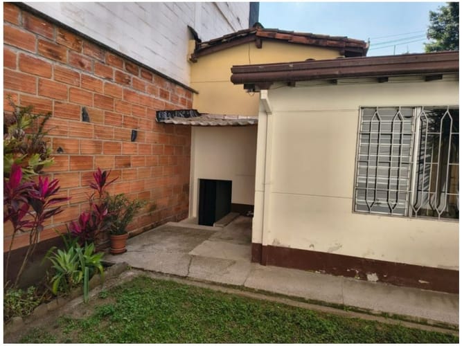 Casa de 3 alcobas en venta en Laureles, Medellín, 210 m² · foto 13 de 24