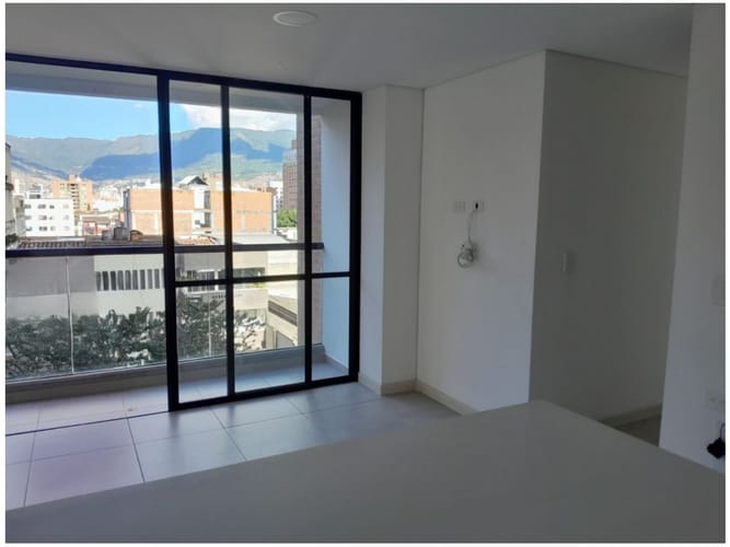 Apartamento de 3 alcobas en venta en Los Colores, Medellín, 75 m² · foto 2 de 21