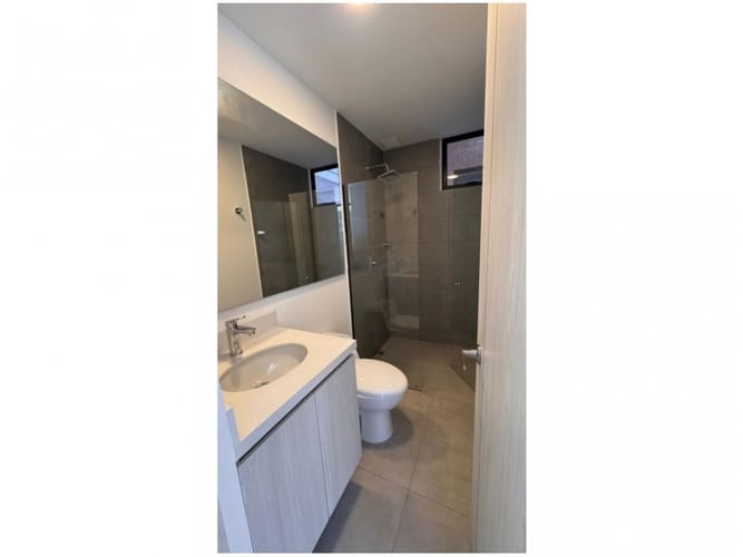 Apartamento de 3 alcobas en venta en Los Colores, Medellín, 75 m² · foto 9 de 21
