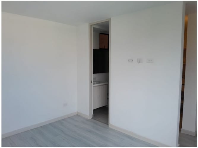 Apartamento de 3 alcobas en venta en Los Colores, Medellín, 75 m² · foto 12 de 21