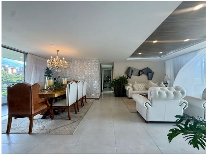 Apartamento de 3 alcobas en venta en Loma Benedictinos, Medellín, 211 m² · foto 3 de 23