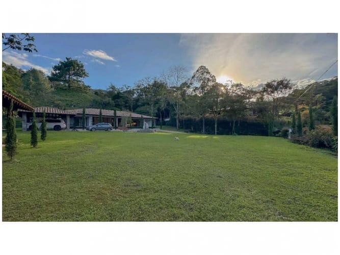 Finca en venta en Sajonia, Medellín, 400 m² · foto 7 de 24