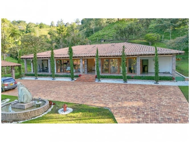 Finca en venta en Sajonia, Medellín, 400 m² · foto 8 de 24