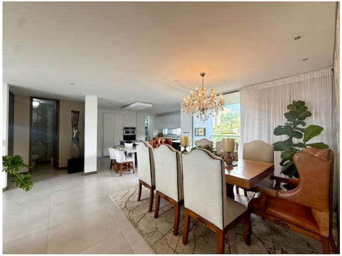 Apartamento de 3 alcobas en venta en Loma Benedictinos, Medellín, 211 m² · foto 6 de 23