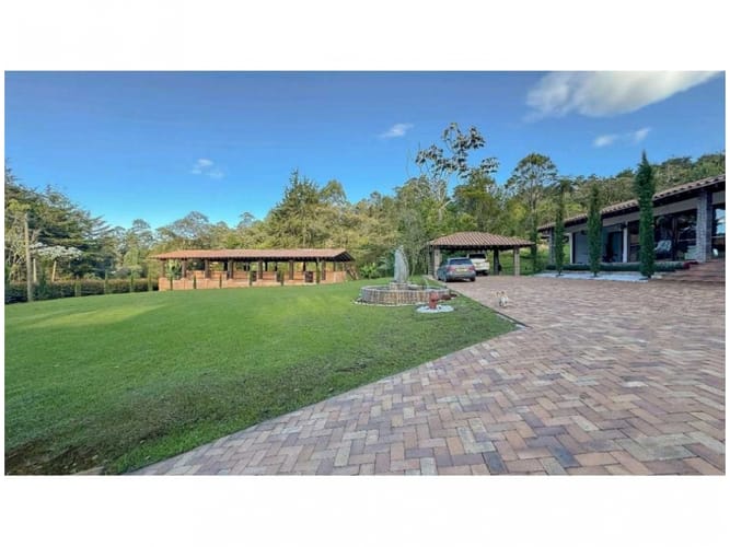 Finca en venta en Sajonia, Medellín, 400 m² · foto 11 de 24