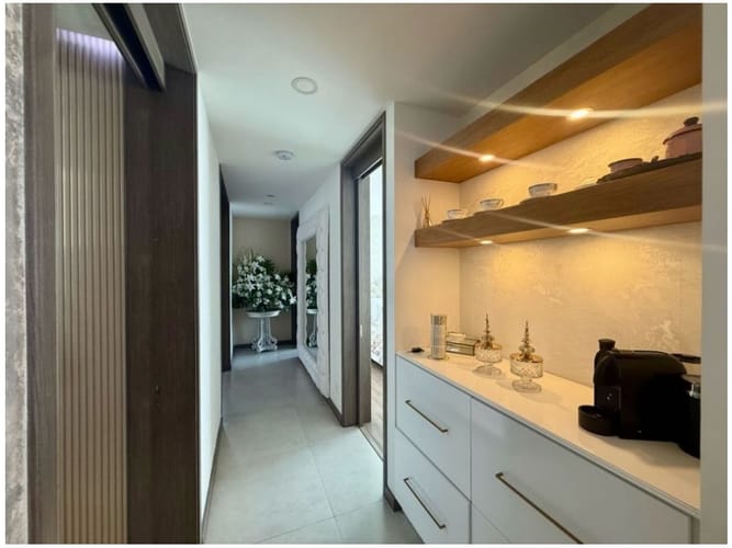 Apartamento de 3 alcobas en venta en Loma Benedictinos, Medellín, 211 m² · foto 8 de 23