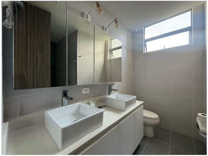 Apartamento de 3 alcobas en venta en Loma Benedictinos, Medellín, 211 m² · foto 20 de 23