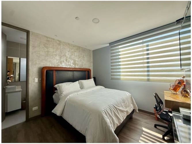 Apartamento de 3 alcobas en venta en Loma Benedictinos, Medellín, 211 m² · foto 21 de 23
