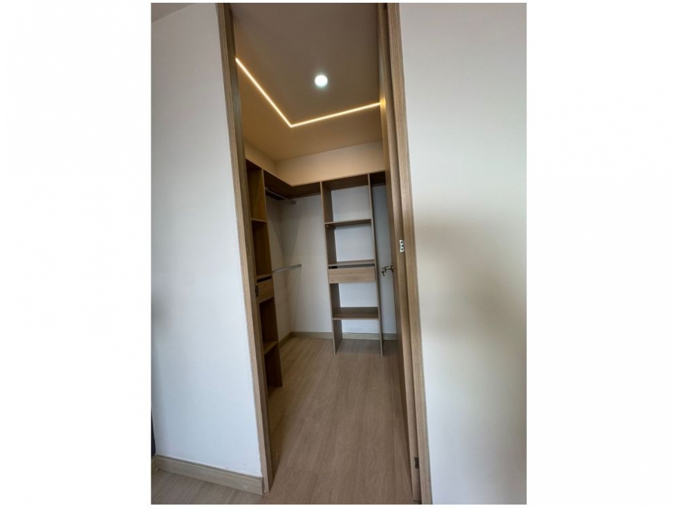 Apartamento en venta en Loma De Las Brujas, Envigado · foto 6 de 15