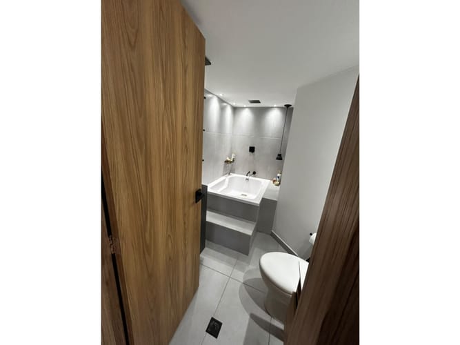Apartamento de 3 alcobas en venta en El Poblado, Medellín, 78 m² · foto 2 de 24