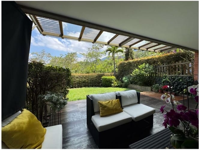 Casa de 3 alcobas en venta en La Sebastiana, Envigado, 246 m² · foto 9 de 24