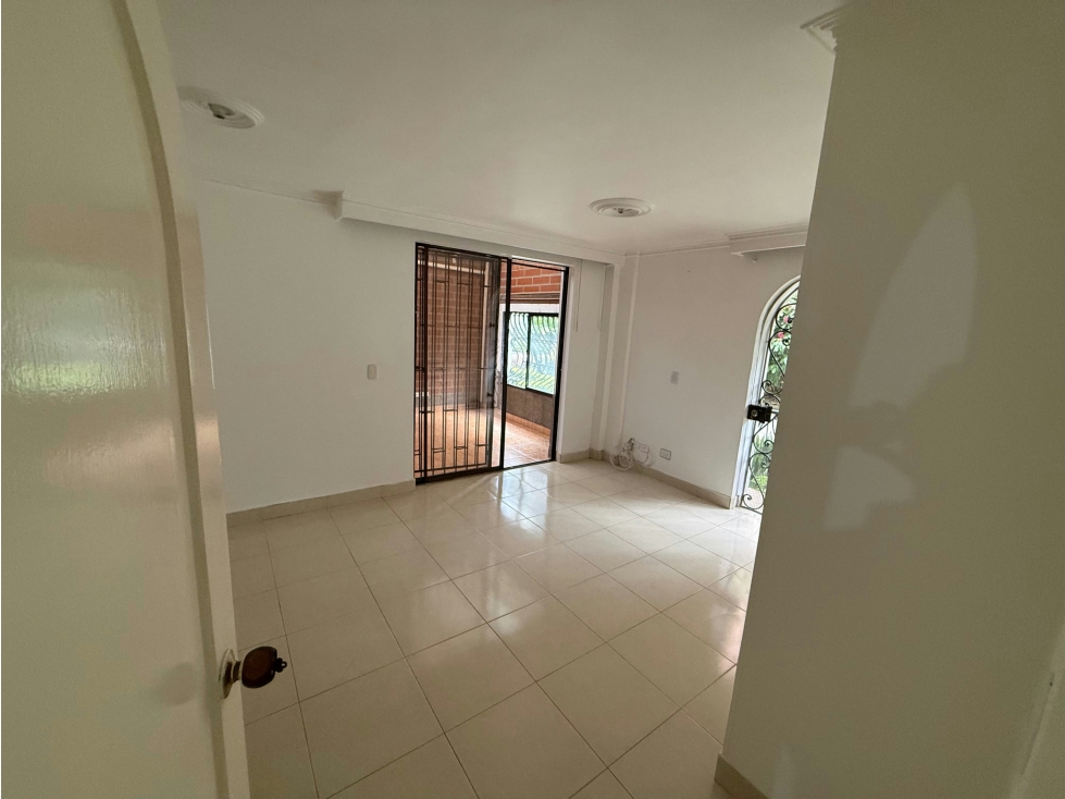 Apartamento en venta en El Portal, Envigado · foto 4 de 10