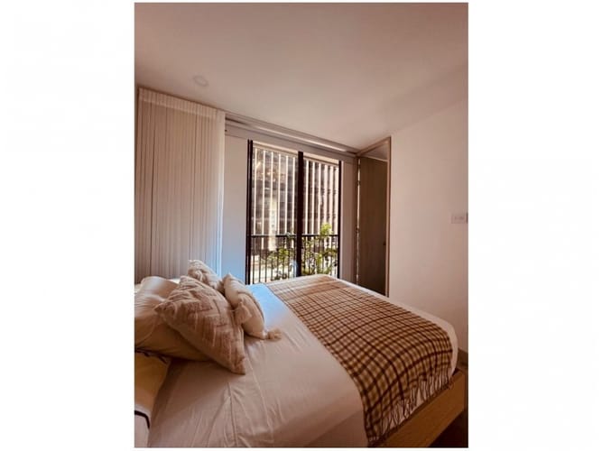 Apartamento de 2 alcobas en venta en El Poblado, Medellín, 88 m² · foto 4 de 8