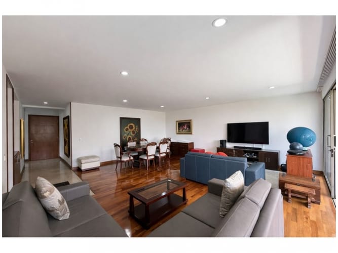 Apartamento de 3 alcobas en venta en El Poblado, Medellín, 186 m² · foto 3 de 24