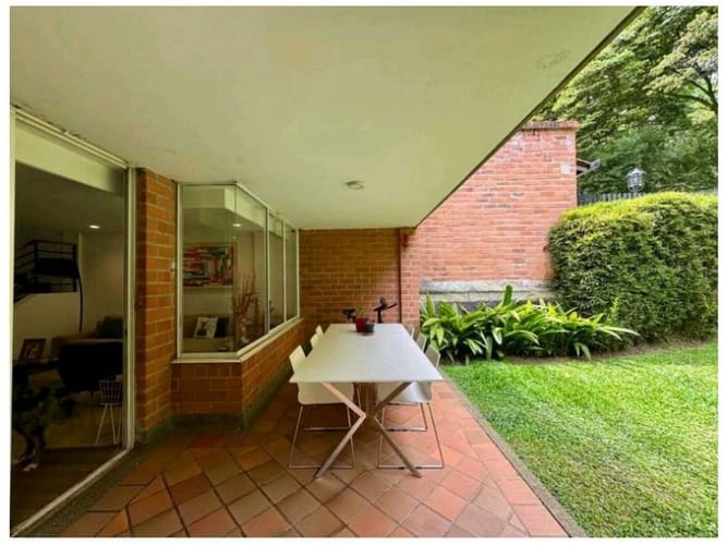 Casa de 3 alcobas en venta en Altos Del Poblado, Medellín, 200 m² · foto 5 de 10