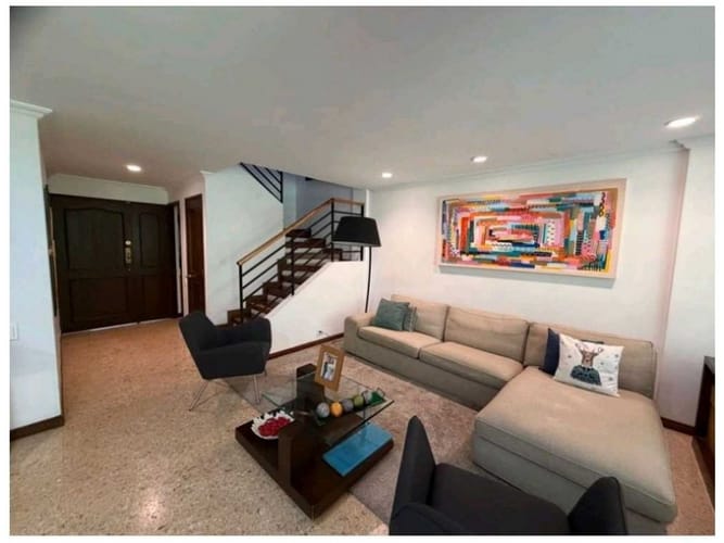 Casa de 3 alcobas en venta en Altos Del Poblado, Medellín, 200 m² · foto 6 de 10