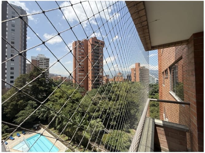 Apartamento de 3 alcobas en venta en El Poblado, Medellín, 186 m² · foto 8 de 24