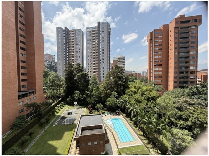 Apartamento de 3 alcobas en venta en El Poblado, Medellín, 186 m² · foto 9 de 24