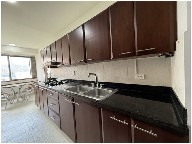 Apartamento de 3 alcobas en venta en El Poblado, Medellín, 186 m² · foto 11 de 24