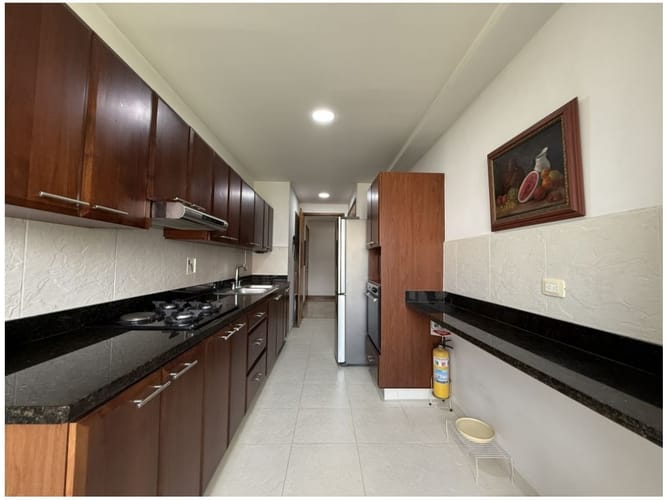 Apartamento de 3 alcobas en venta en El Poblado, Medellín, 186 m² · foto 15 de 24