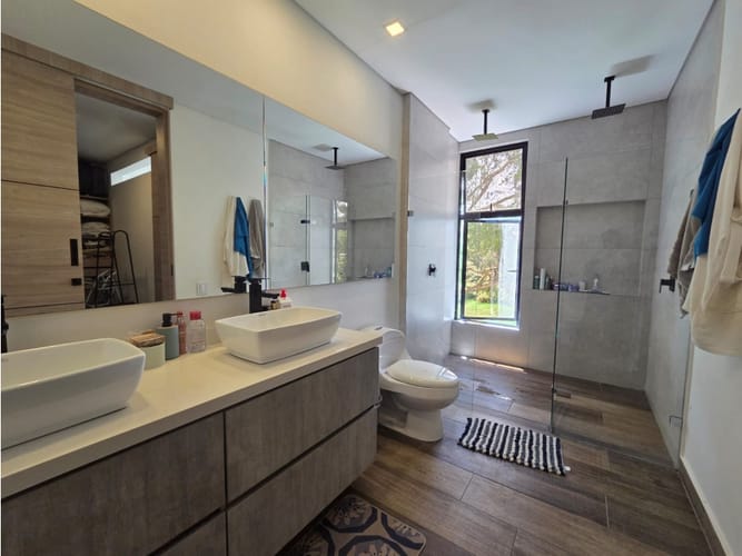 Casa de 3 alcobas en venta en Vía Las Palmas, Envigado, 287 m² · foto 2 de 24