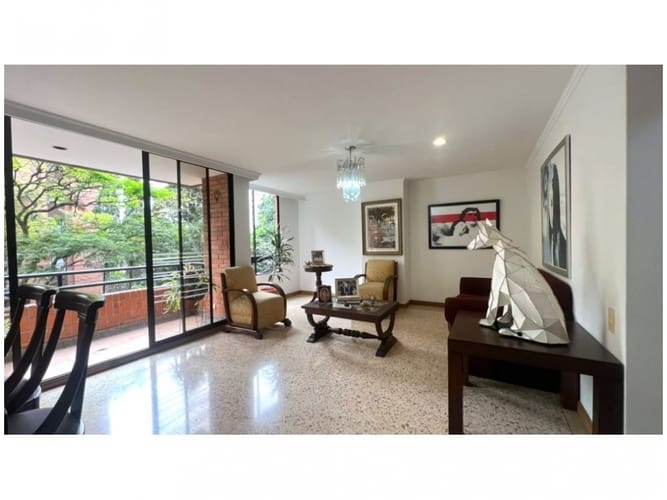 Apartamento de 3 alcobas en venta en La Florida, Medellín, 172 m² · foto 2 de 24
