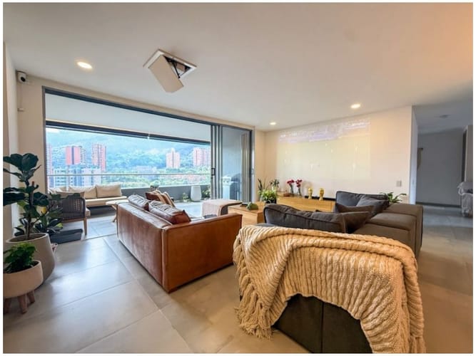 Apartamento de 3 alcobas en venta en Loma De Las Brujas, Envigado, 172 m² · foto 4 de 16