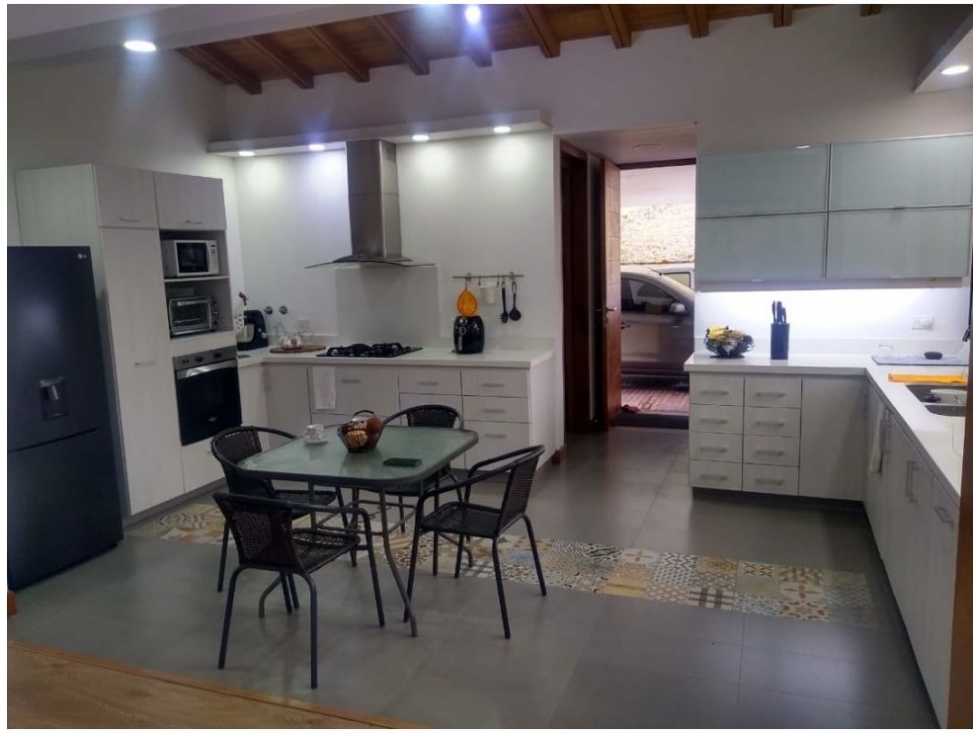 Casa en venta en Zona Centro, Envigado · foto 2 de 22