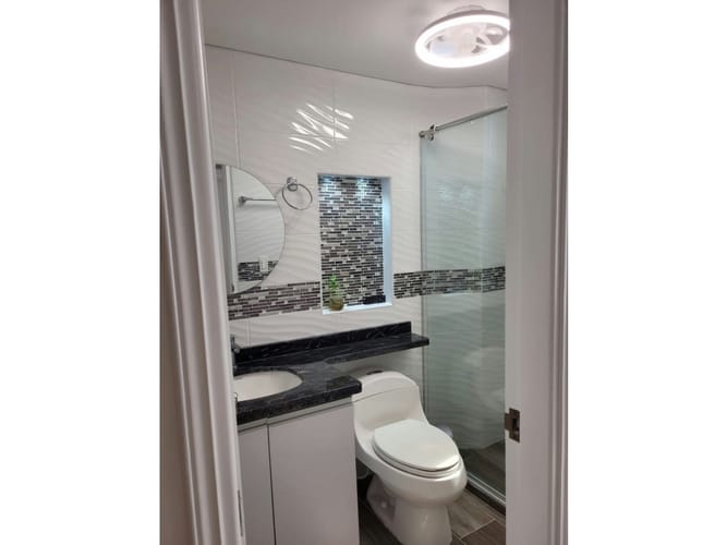 Apartamento de 4 alcobas en venta en Castillogrande, Medellín, 143 m² · foto 3 de 15