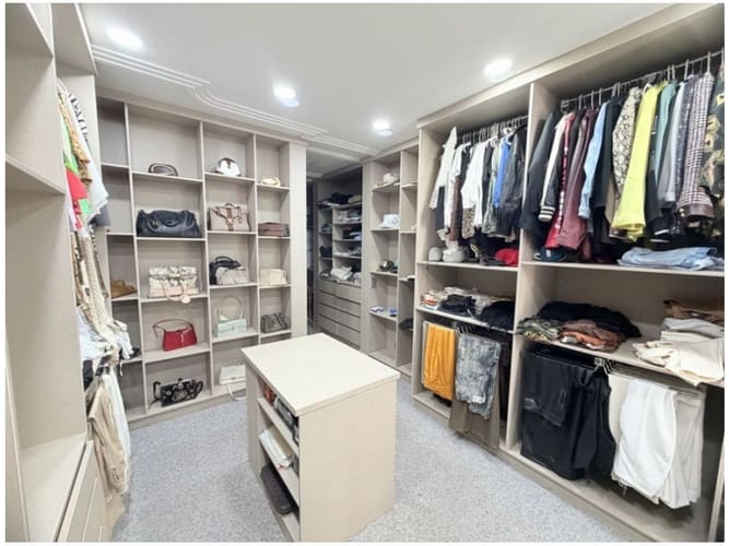 Apartamento de 2 alcobas en venta en El Poblado, Medellín, 180 m² · foto 11 de 13