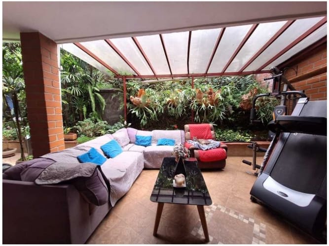 Casa de 4 alcobas en venta en El Poblado, Medellín, 240 m² · foto 9 de 23