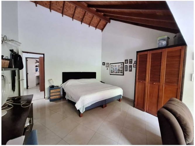 Casa de 4 alcobas en venta en El Poblado, Medellín, 240 m² · foto 12 de 23