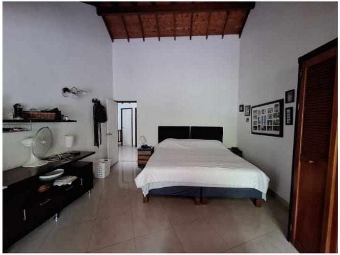 Casa de 4 alcobas en venta en El Poblado, Medellín, 240 m² · foto 13 de 23
