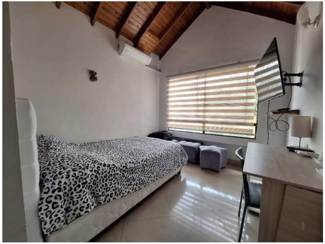 Casa de 4 alcobas en venta en El Poblado, Medellín, 240 m² · foto 18 de 23