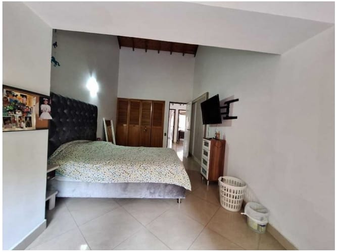 Casa de 4 alcobas en venta en El Poblado, Medellín, 240 m² · foto 20 de 23
