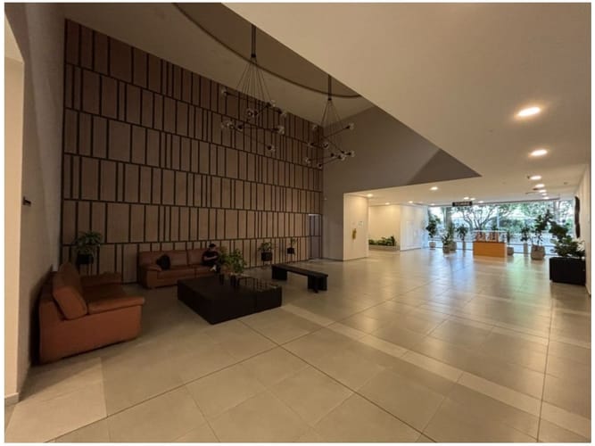 Apartamento de 3 alcobas en venta en El Poblado, Medellín, 121 m² · foto 2 de 24