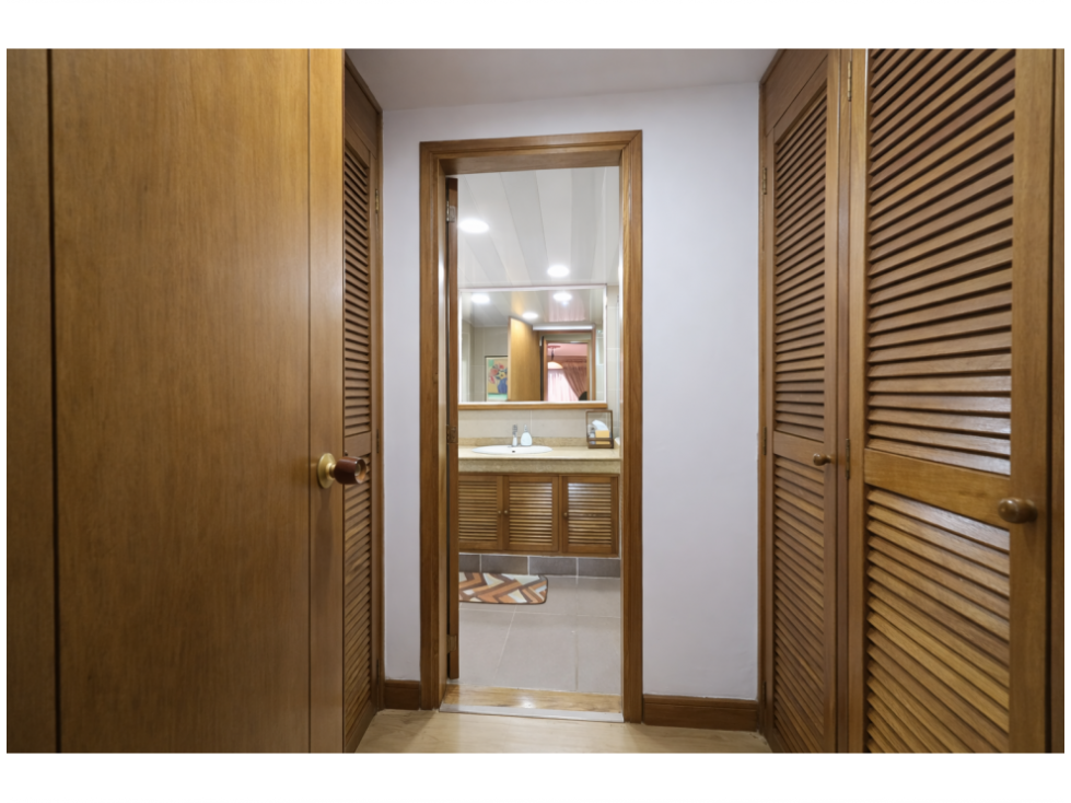 Apartamento en venta en El Poblado, Medellín · foto 23 de 24